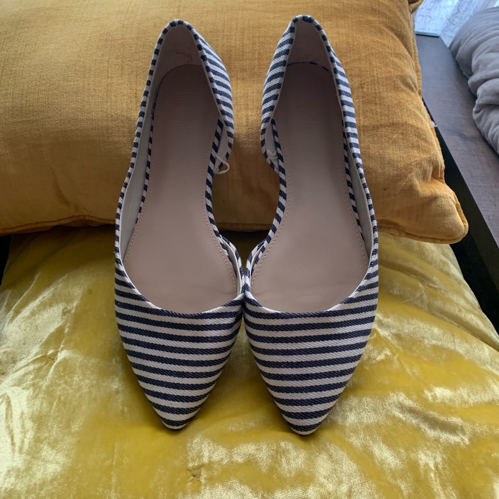Pointed striped flats